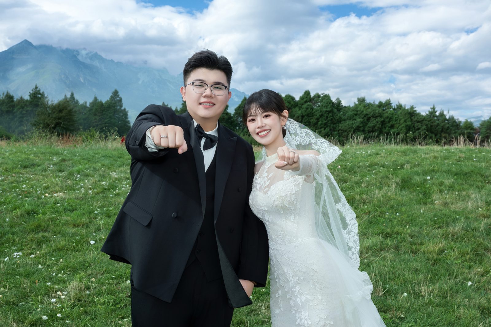 钟思瀚与庄颖的婚纱照